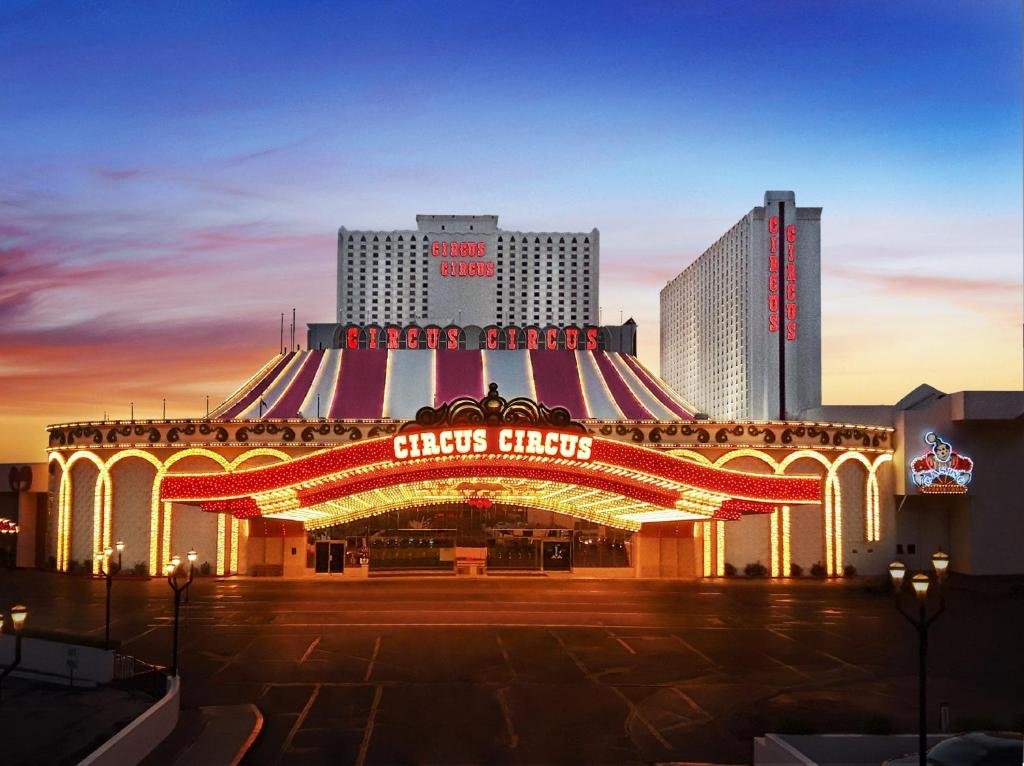 Μαγεία & Ψυχαγωγία: Circus Circus Hotel - Μια όαση ενθουσιασμού και γιορτής στο Λας Βέγκας